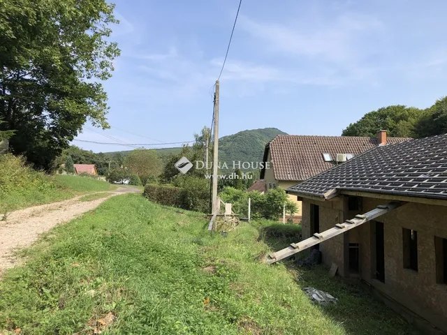 Eladó ház Szendehely 377 nm