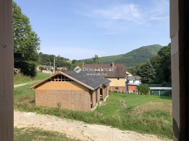 Eladó ház Szendehely 377 nm