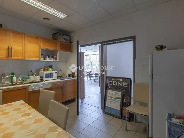 Eladó kereskedelmi és ipari ingatlan Budaörs 1450 nm