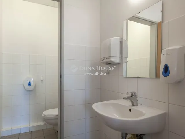 Eladó kereskedelmi és ipari ingatlan Budaörs 1450 nm