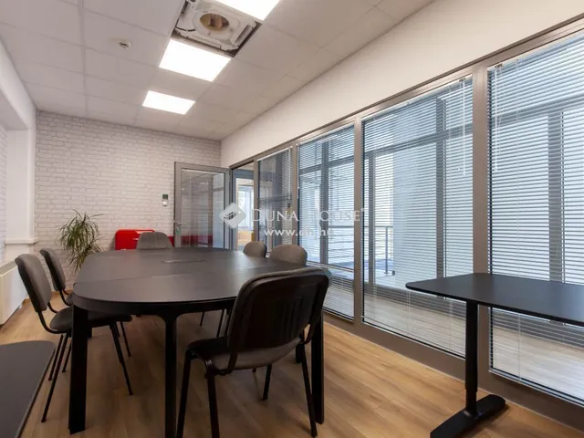 Eladó kereskedelmi és ipari ingatlan Budaörs 1450 nm