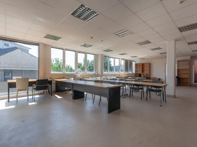 Eladó kereskedelmi és ipari ingatlan Budaörs 1450 nm