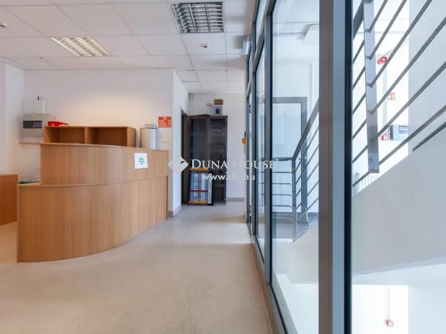 Eladó kereskedelmi és ipari ingatlan Budaörs 1450 nm