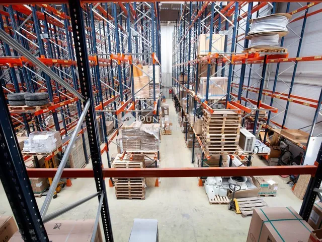 Eladó kereskedelmi és ipari ingatlan Budaörs 1450 nm