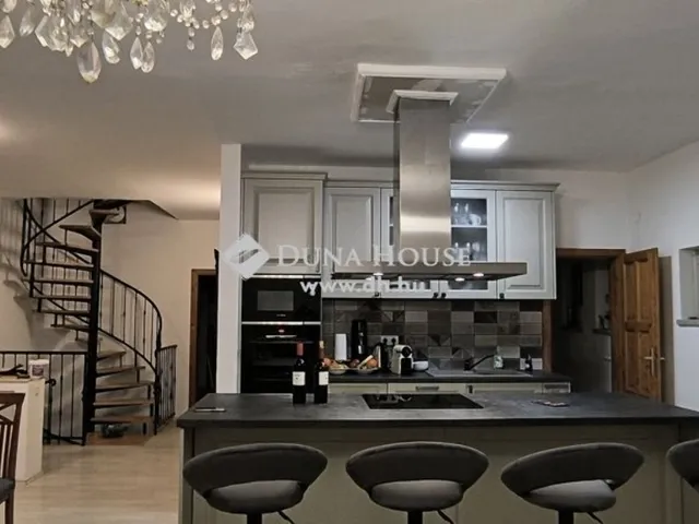 Eladó ház Szentendre 208 nm