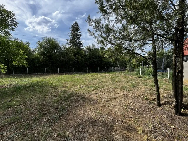 Eladó telek Budakalász 974 nm