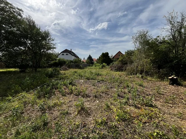Eladó telek Budakalász 974 nm