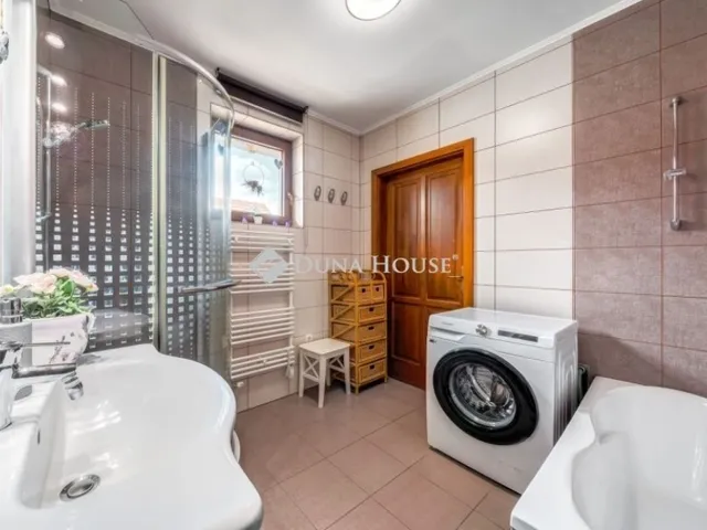 Eladó ház Pilismarót 420 nm