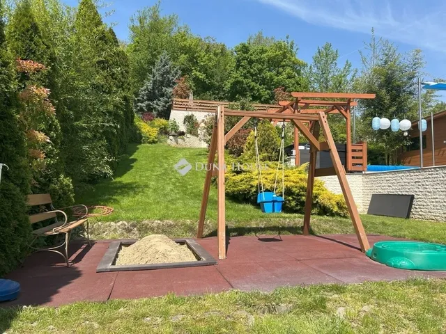 Eladó ház Pilismarót 420 nm