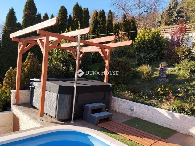 Eladó ház Pilismarót 420 nm