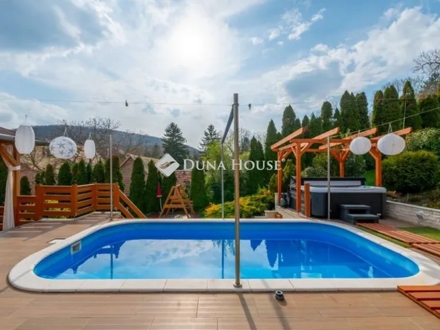 Eladó ház Pilismarót 420 nm