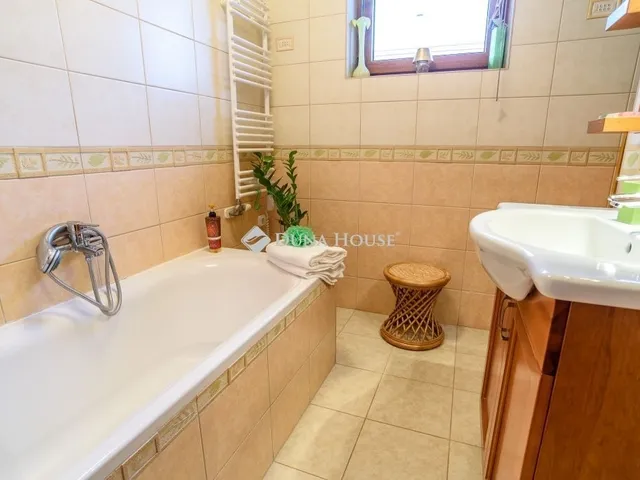 Eladó ház Pilismarót 420 nm