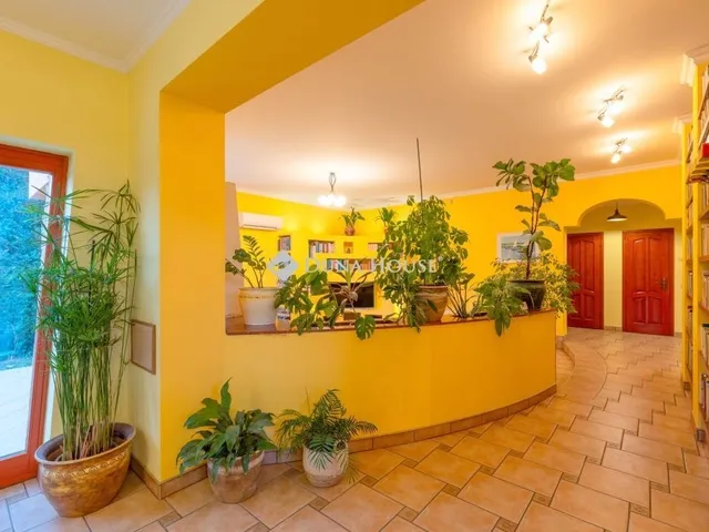 Eladó ház Csomád 285 nm