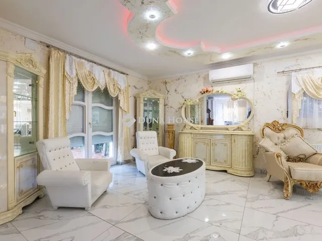 Eladó ház Budakalász 300 nm