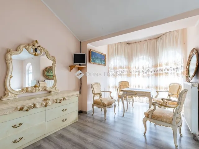 Eladó ház Budakalász 300 nm