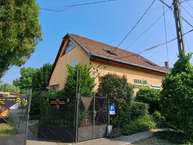 Eladó ház Üllő 254 nm