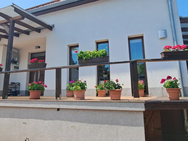 Eladó ház Budapest XVIII. kerület, Újpéteritelep 240 nm