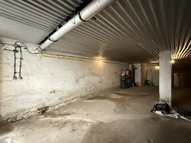 Eladó garázs Budapest II. kerület, Országút 79 nm