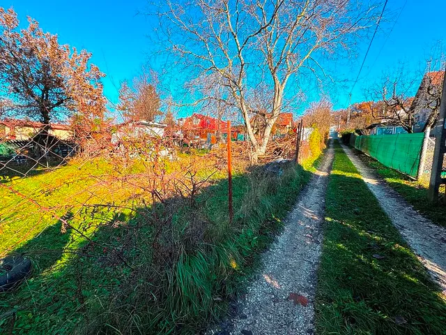 Eladó telek Budakeszi 620 nm