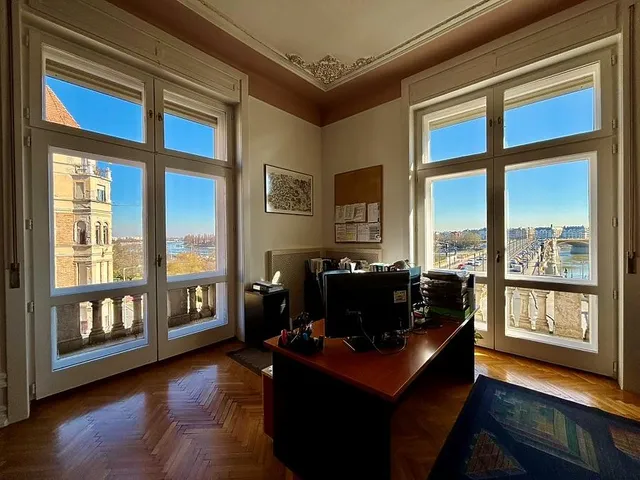 Eladó lakás Budapest II. kerület 176 nm