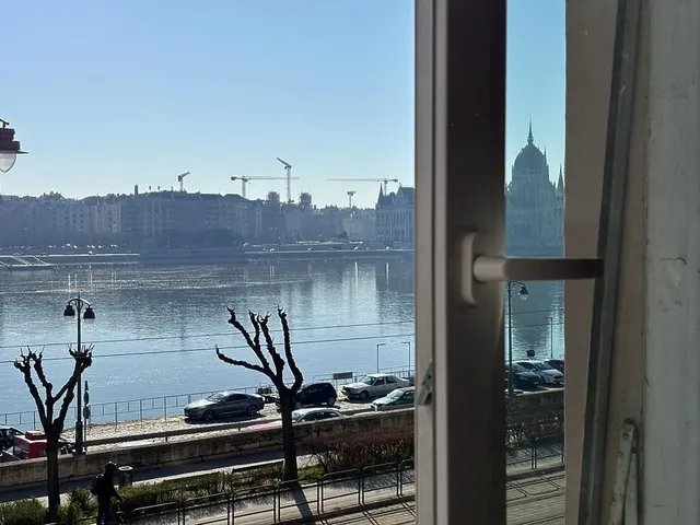 Eladó lakás Budapest II. kerület 102 nm