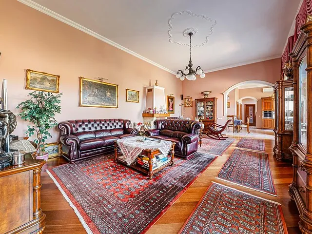 Eladó ház Budapest X. kerület, Óhegy 460 nm