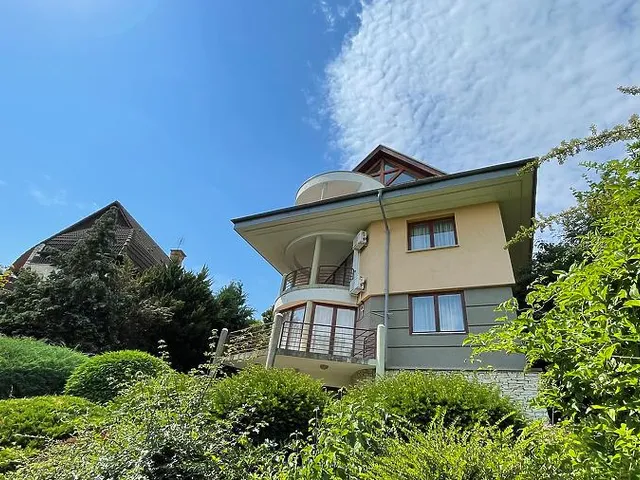 Eladó ház Budapest XII. kerület, Kútvölgy 627 nm