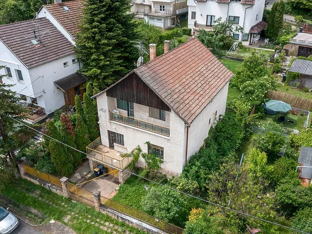 Eladó ház Budapest III. kerület, Csillaghegy 175 nm