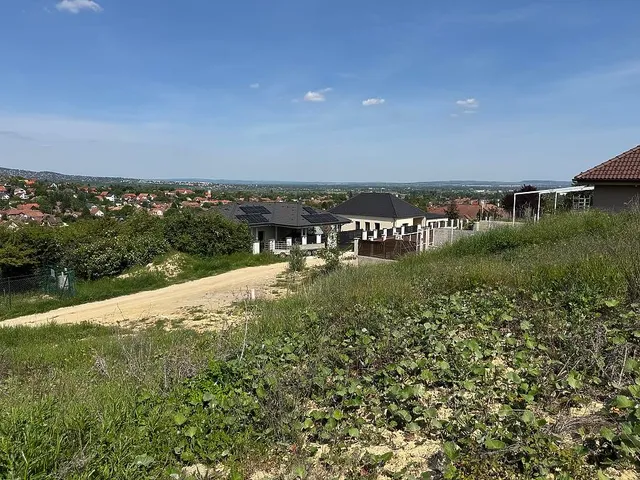 Eladó telek Pomáz 880 nm