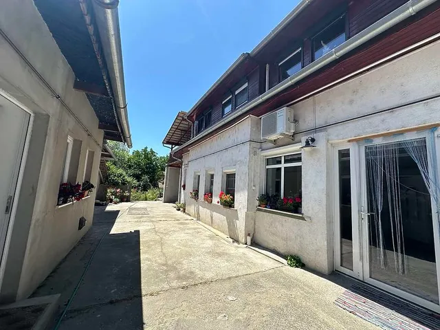 Eladó ház Vác 208 nm