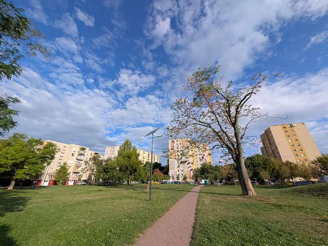 Kiadó kereskedelmi és ipari ingatlan Budapest IV. kerület, Újpest 75 nm