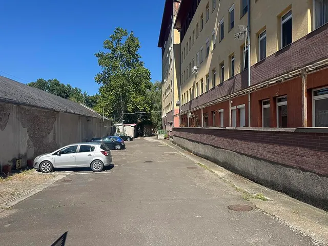 Eladó garázs Budakalász 10 nm