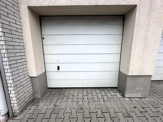 Eladó garázs Budapest IV. kerület, Káposztásmegyer 17 nm