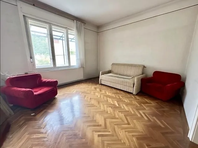 Eladó lakás Vác 101 nm
