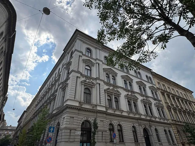 Eladó lakás Budapest VI. kerület 76 nm