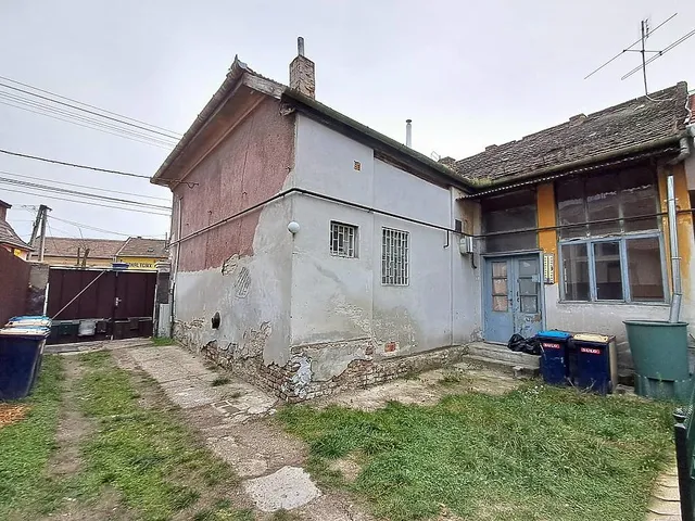 Eladó kereskedelmi és ipari ingatlan Budapest XV. kerület, Rákospalota 102 nm