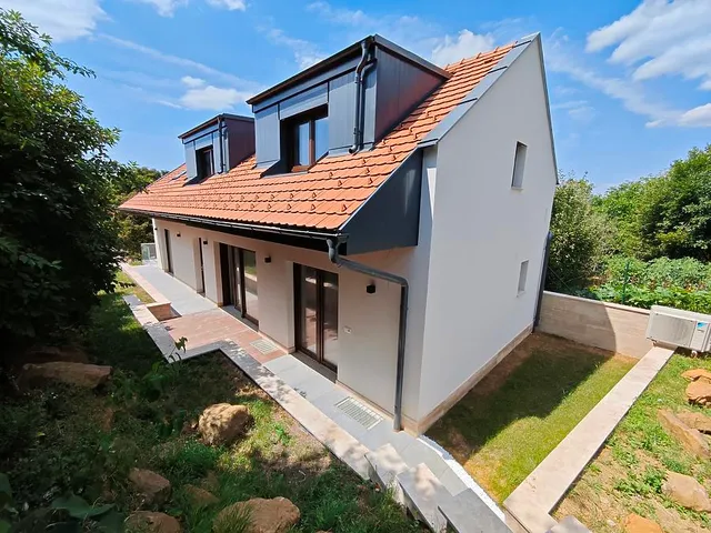 Eladó ház Budapest II. kerület, Pesthidegkút-Ófalu 231 nm