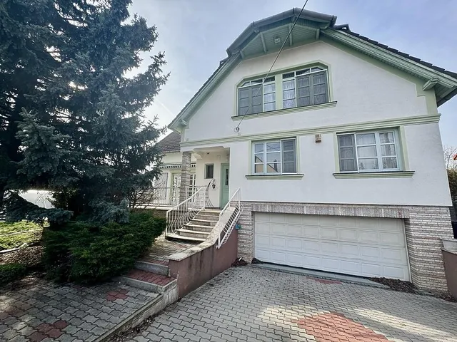 Eladó ház Dunakeszi 255 nm