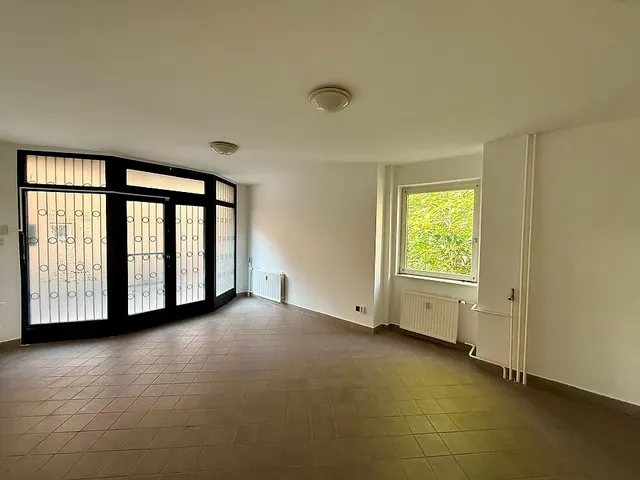 Eladó kereskedelmi és ipari ingatlan Budapest II. kerület, Országút, Ezredes utca 5-7 94 nm