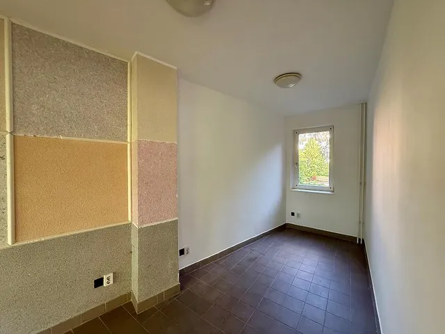 Eladó kereskedelmi és ipari ingatlan Budapest II. kerület, Országút, Ezredes utca 5-7 94 nm