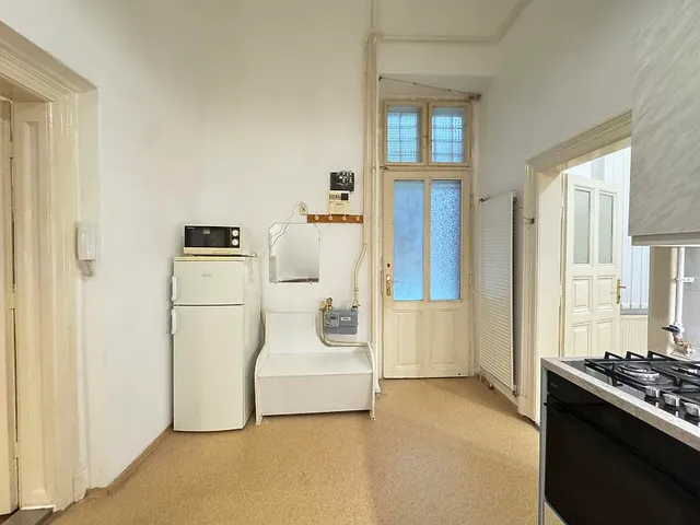 Kiadó kereskedelmi és ipari ingatlan Budapest VI. kerület 54 nm