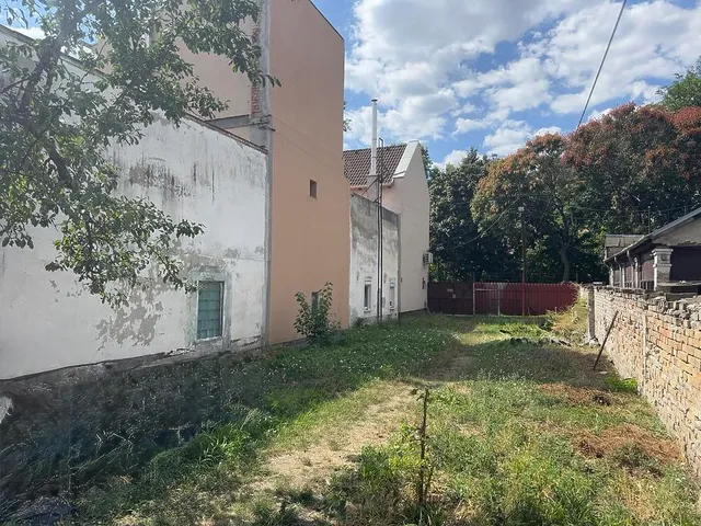 Eladó telek Budapest XXI. kerület 327 nm