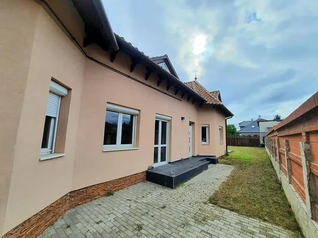Eladó ház Budapest XV. kerület, Rákospalota 172 nm