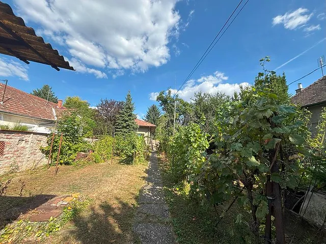 Eladó telek Budapest III. kerület, Csillaghegy 650 nm