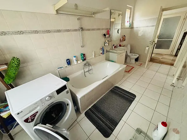 Eladó ház Dunakeszi, Alag 160 nm