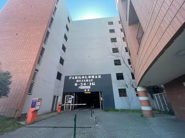 Kiadó garázs Budapest VIII. kerület, Orczynegyed, Orczy tér 4 13 nm