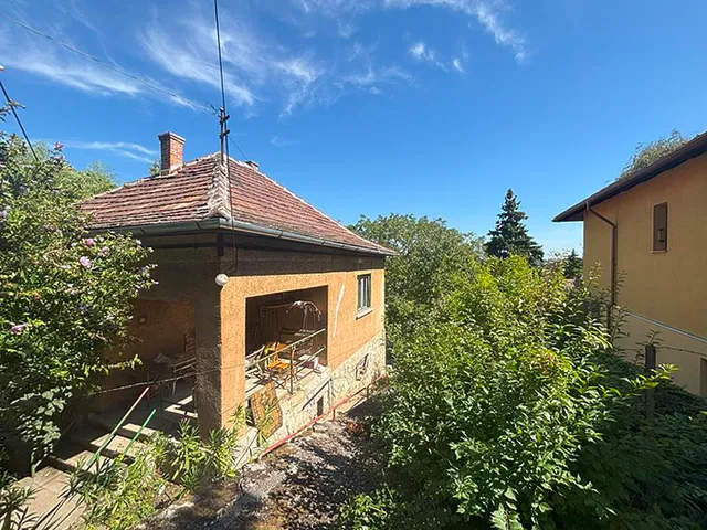 Eladó telek Budapest III. kerület, Csillaghegy 637 nm