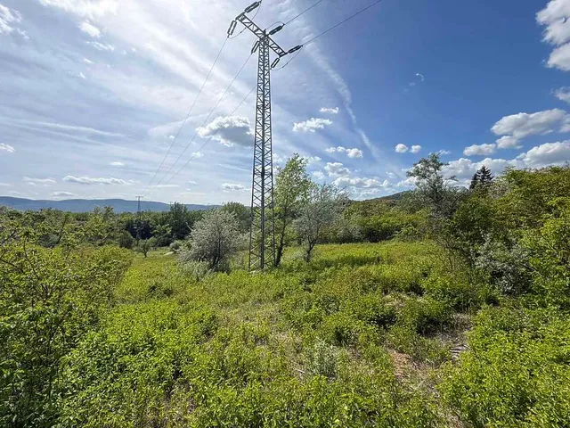 Eladó telek Vác 4544 nm