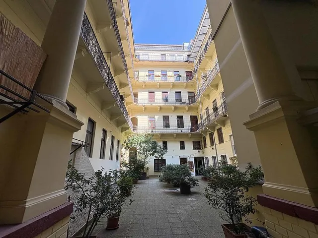 Eladó lakás Budapest VI. kerület, Eötvös utca 53 nm