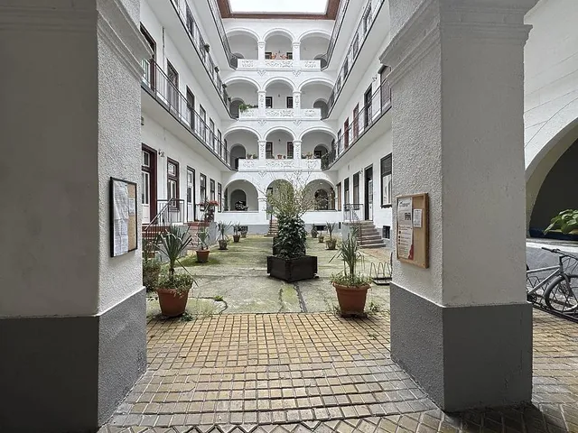 Kiadó kereskedelmi és ipari ingatlan Budapest VI. kerület, Izabella utca 104 nm
